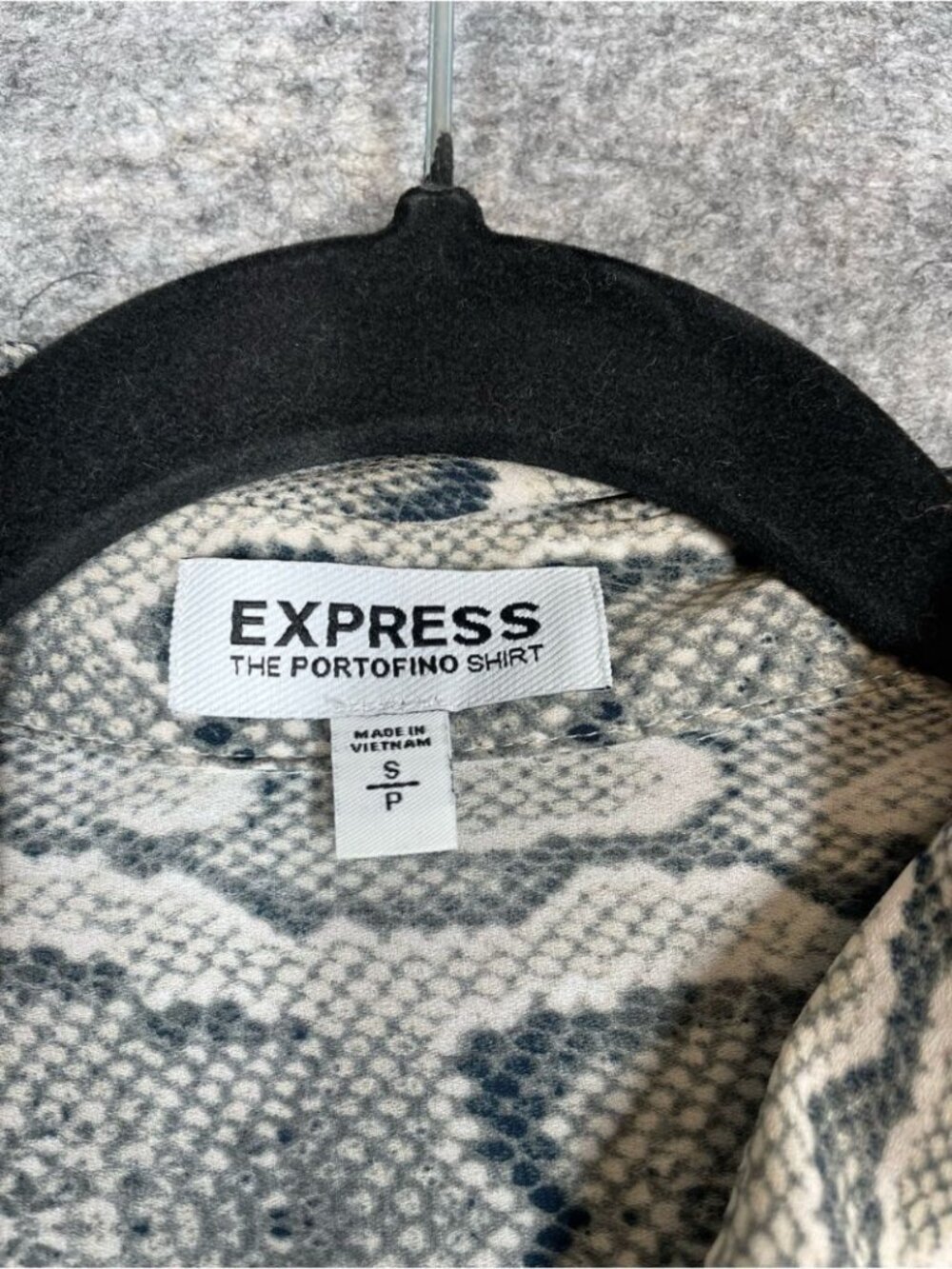 Express Portofino Snake Print Blouse Button Front Career Top S Minimalist Chic - Picture 3 of 16